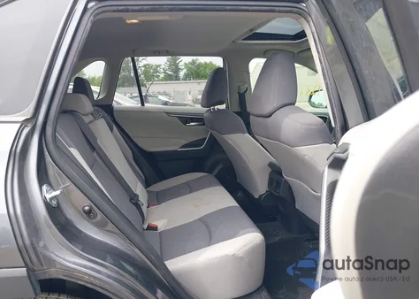 2019 Toyota Rav4 Xle z USA, uszkodzony, nr VIN JTMW1RFV6KD513554